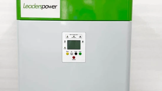 Batteria al litio impilabile 5kwh 10kwh 48V 51.2V 100ah 200ah LiFePO4 Batteria domestica a energia solare Batteria di alimentazione mobile Cella solare al litio 12V